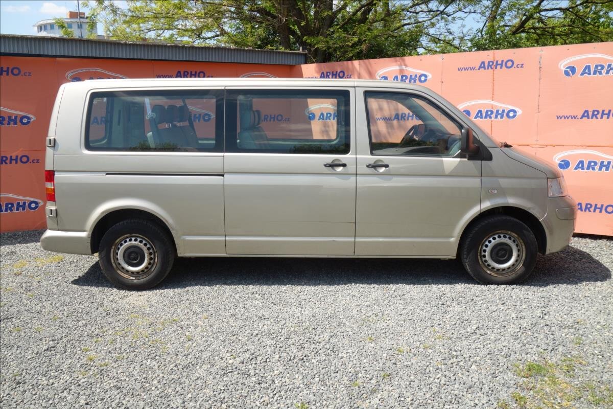 Volkswagen Transporter Kombi 2,5 l 96 kw