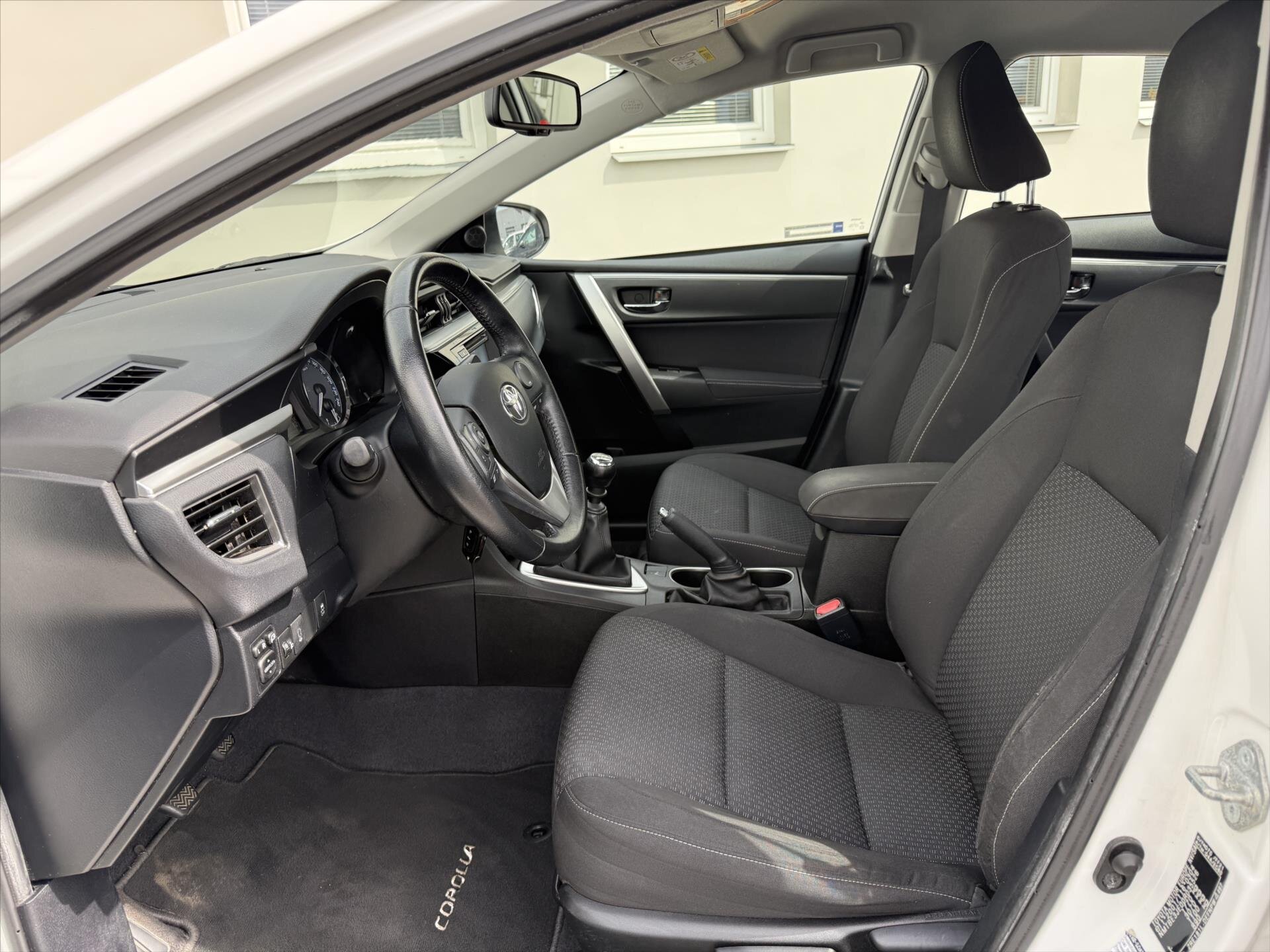 Toyota Corolla Sedan / Limuzína 1,6 l 97 kw