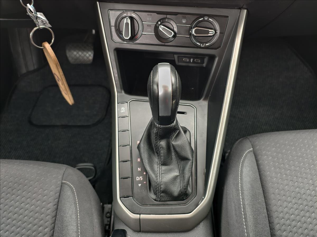 Volkswagen Polo Hatchback 999,0 70 kw