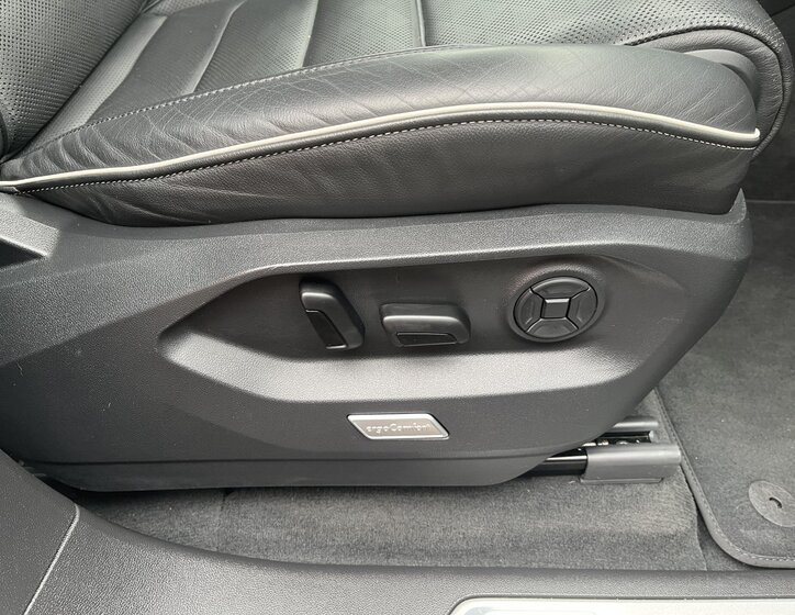 Volkswagen Touareg SUV 3,0 l 210 kw