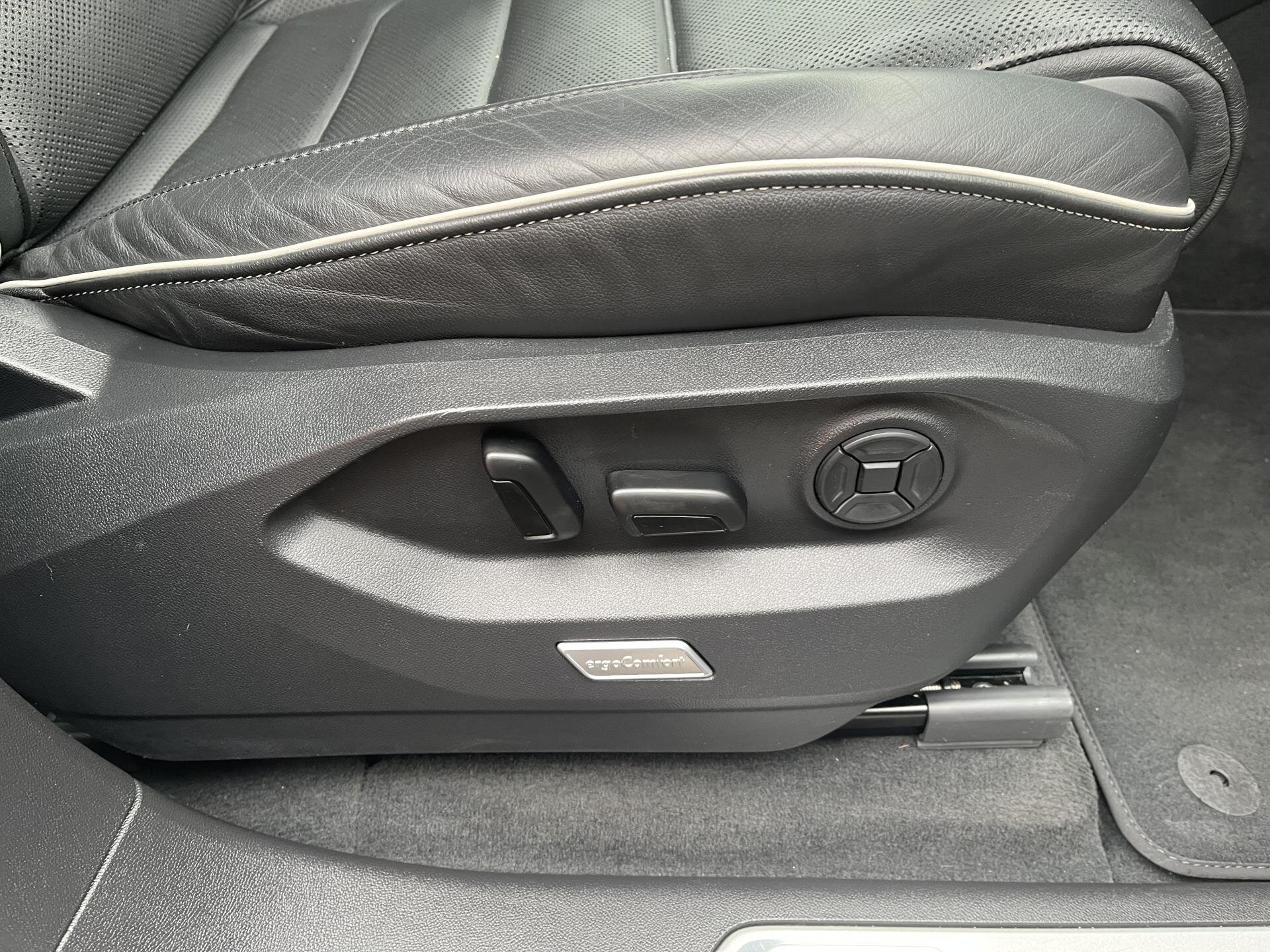 Volkswagen Touareg SUV 3,0 l 210 kw