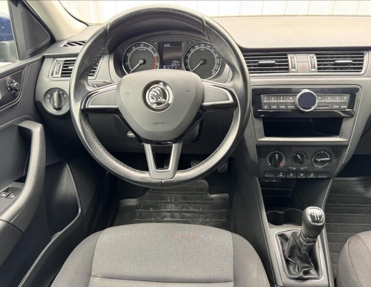 Škoda Rapid Hatchback 999,0 70 kw