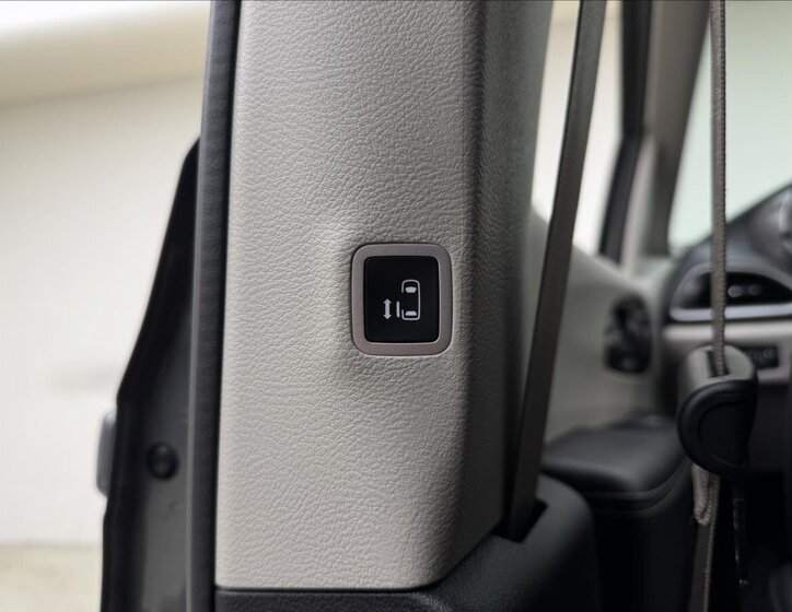 Chrysler Pacifica MPV 3,6 l 214 kw