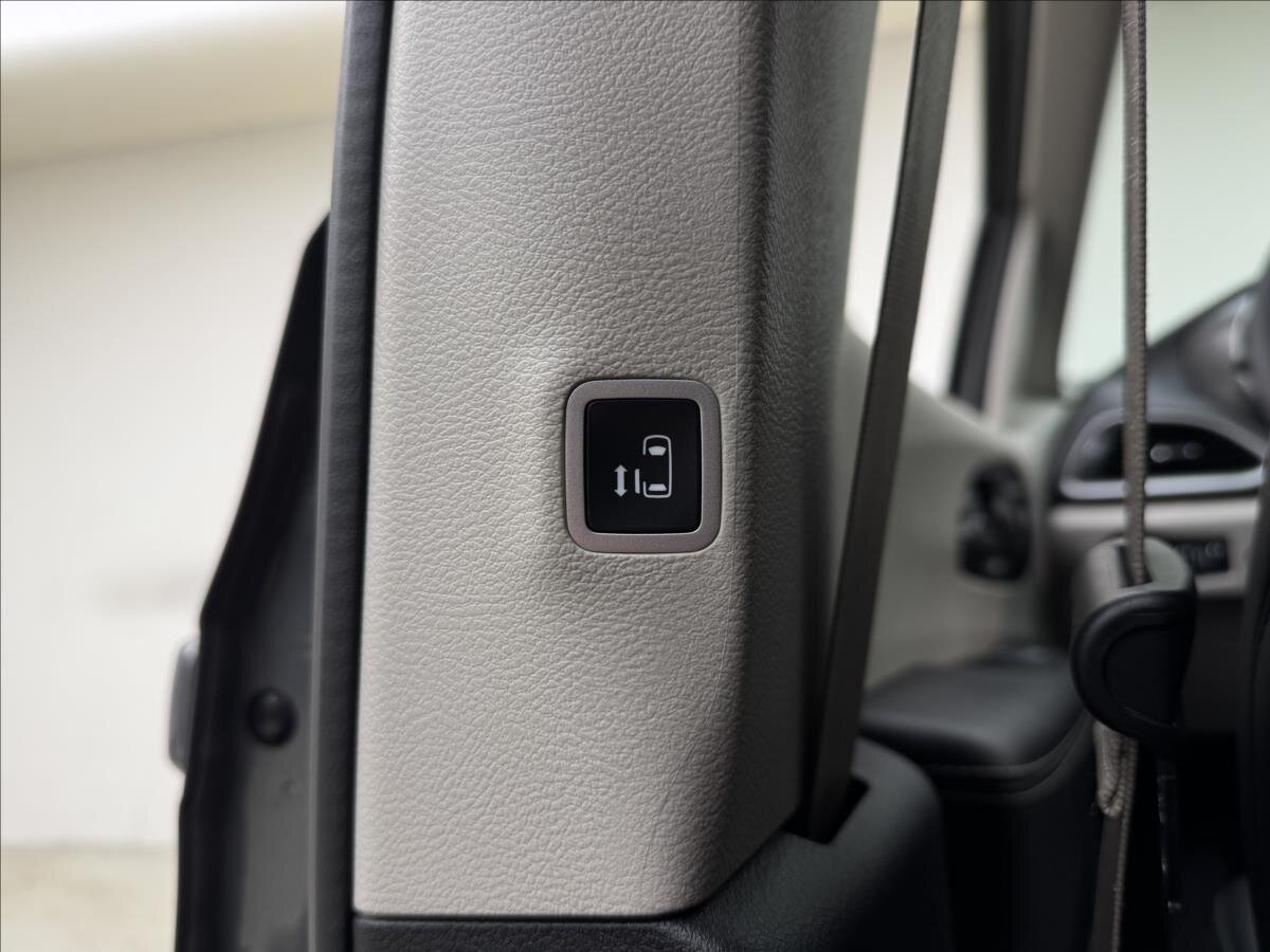 Chrysler Pacifica MPV 3,6 l 214 kw