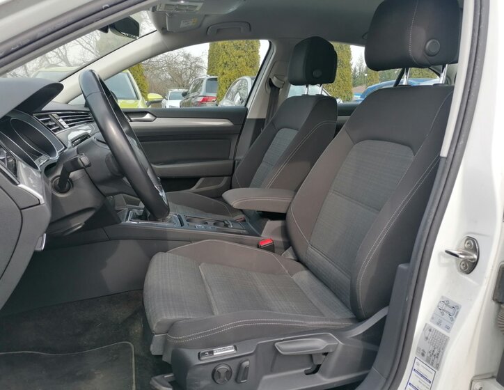 Volkswagen Passat Sedan / Limuzína 1,5 l 110 kw