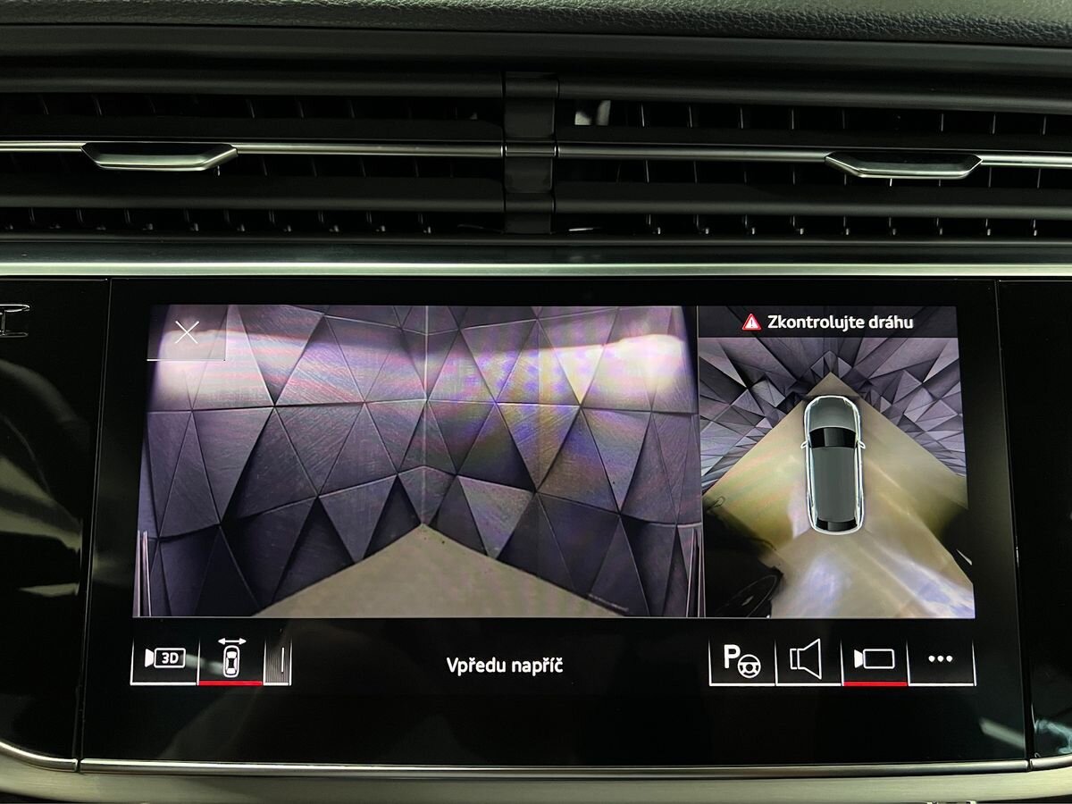 Audi Q8 SUV 3,0 l 210 kw