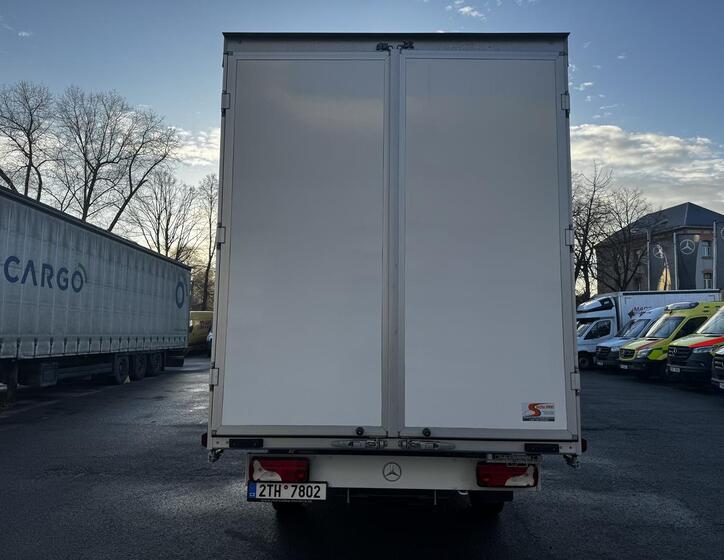 Mercedes-Benz Sprinter 4