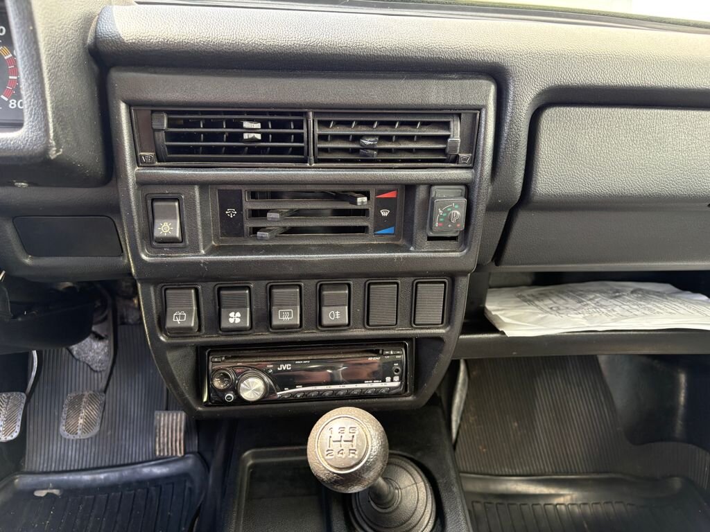 Lada Niva SUV / Terénní 1,7 l 60 kw