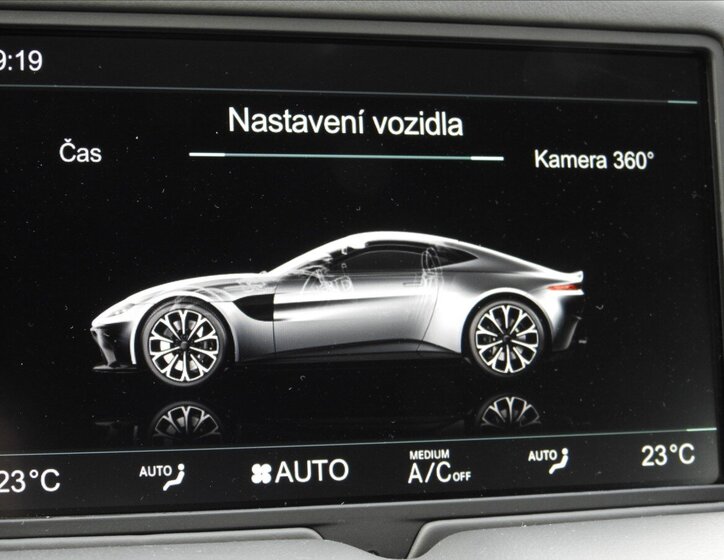 Aston Martin Vantage Kupé 4,0 l 375 kw