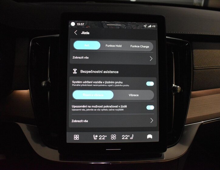 Volvo XC90 SUV / Terénní 2,0 l 228 kw