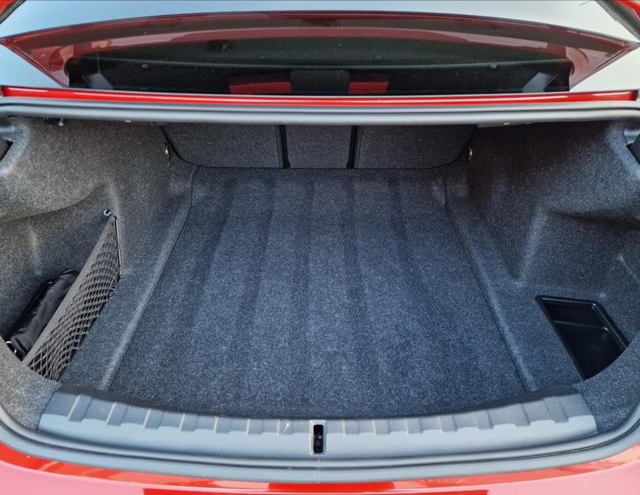 BMW Řada 3 Sedan / Limuzína 2,0 l 140 kw