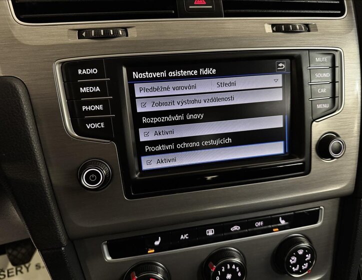 Volkswagen Golf Hatchback 1,4 l 81 kw