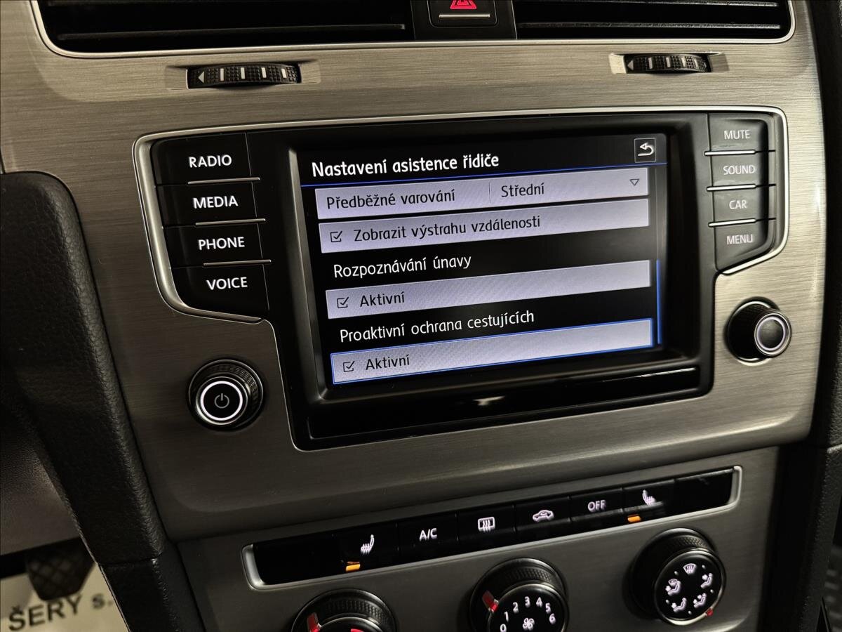 Volkswagen Golf Hatchback 1,4 l 81 kw