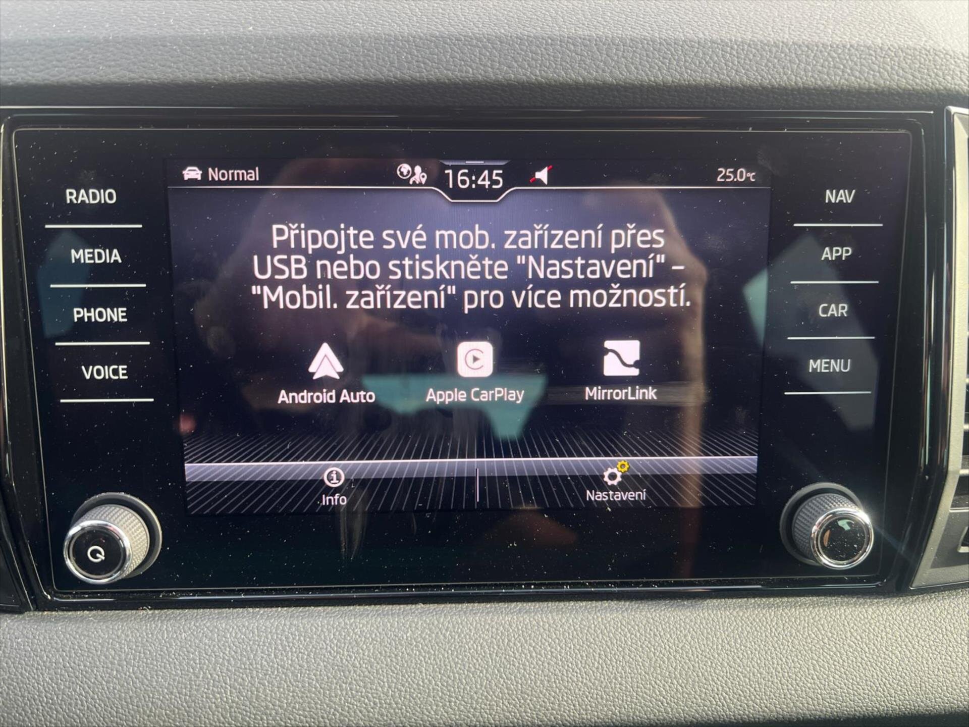 Škoda Karoq Kombi 1,5 l 110 kw