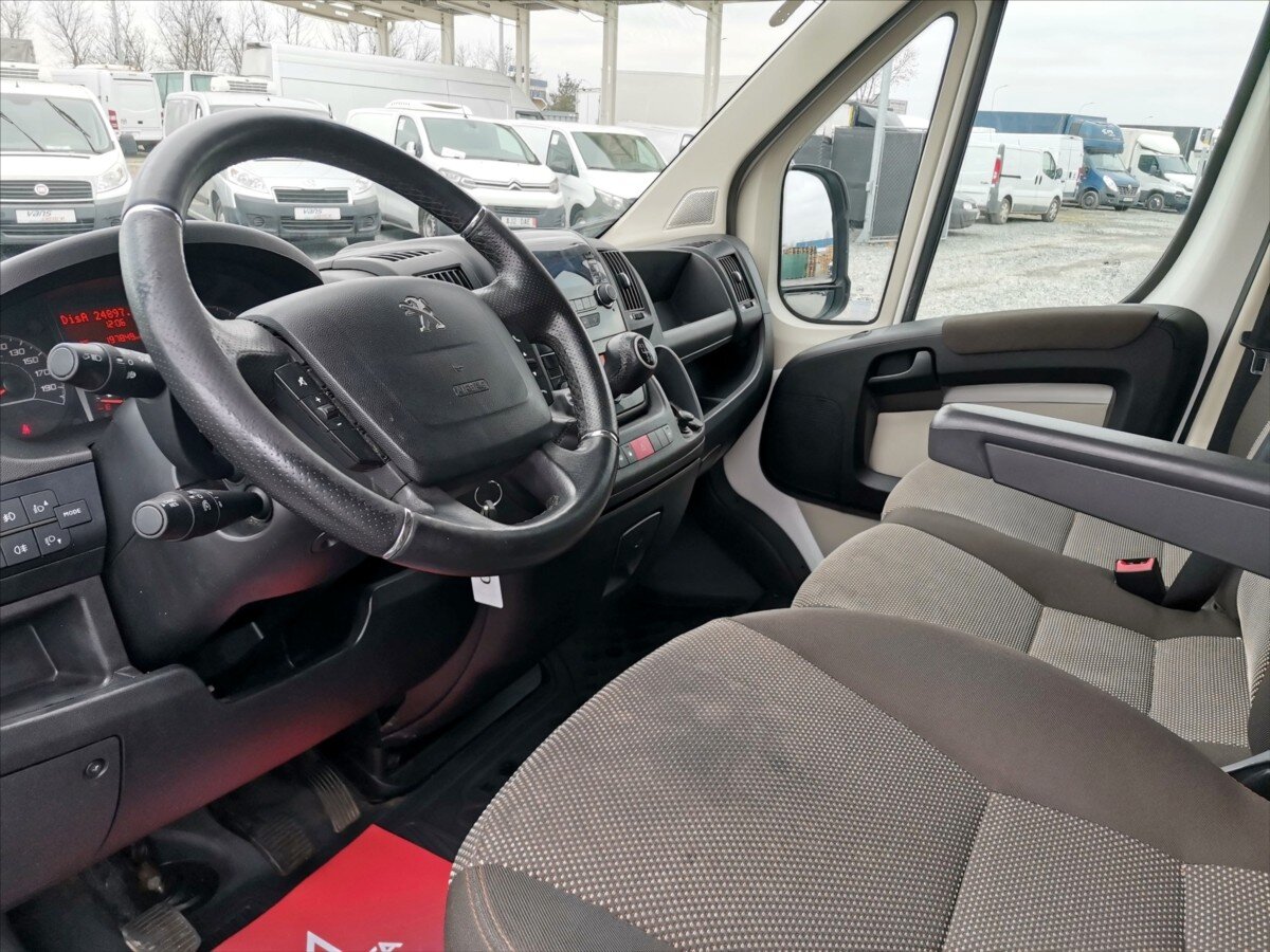 Peugeot Boxer Valník 2,0 l 120 kw