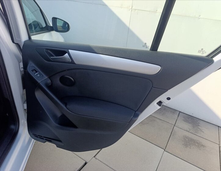 Volkswagen Golf Hatchback 1,6 l 77 kw