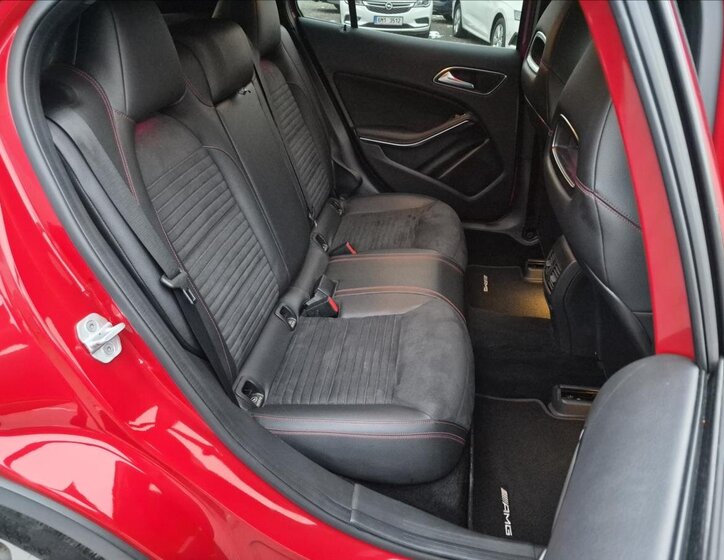 Mercedes-Benz GLA SUV / Terénní 1,6 l 115 kw