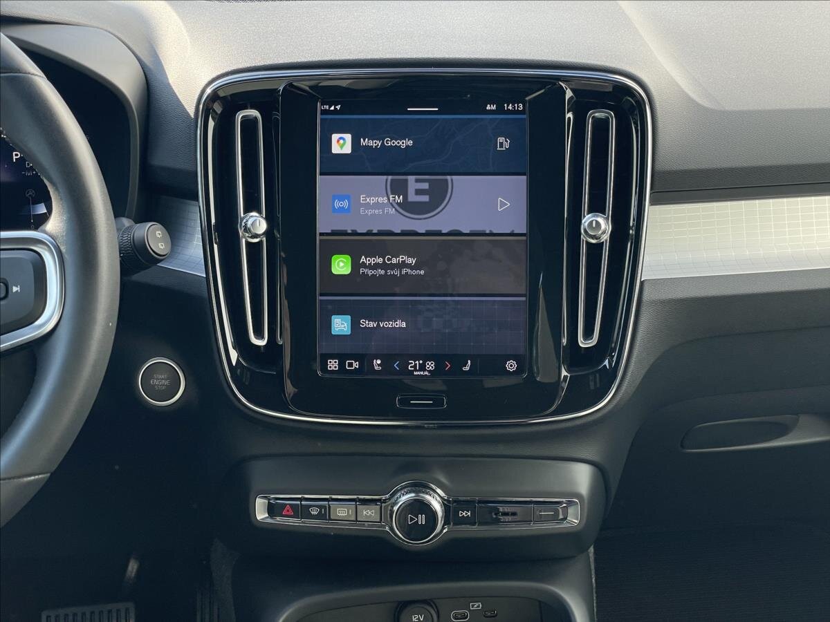 Volvo XC40 SUV / Terénní 2,0 l 145 kw