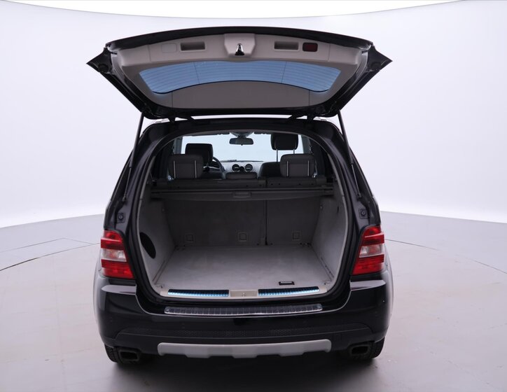 Mercedes-Benz Třídy M SUV 3,2 l 165 kw