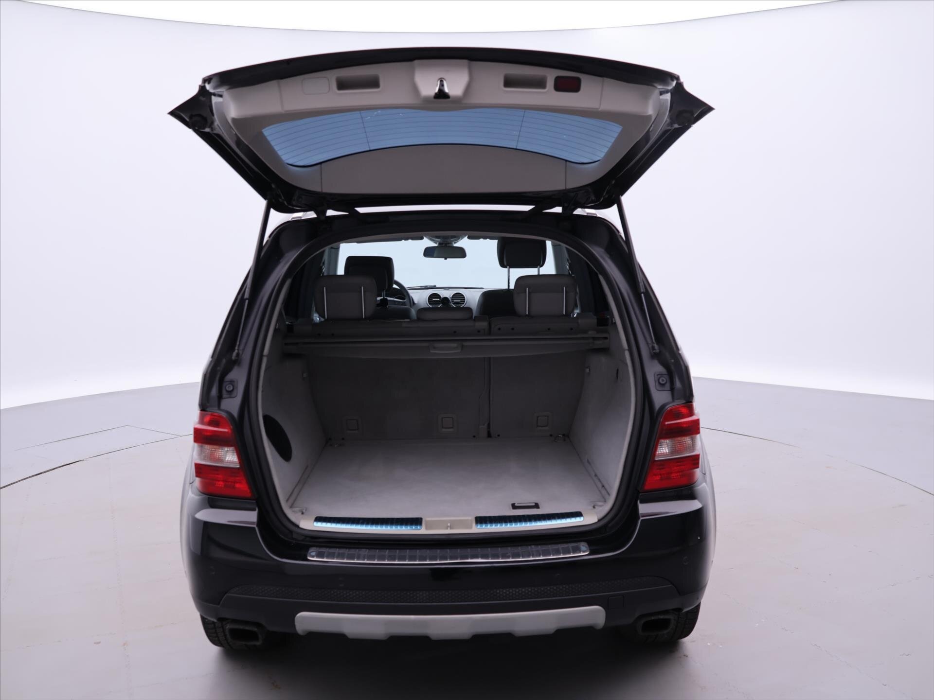 Mercedes-Benz Třídy M SUV 3,2 l 165 kw