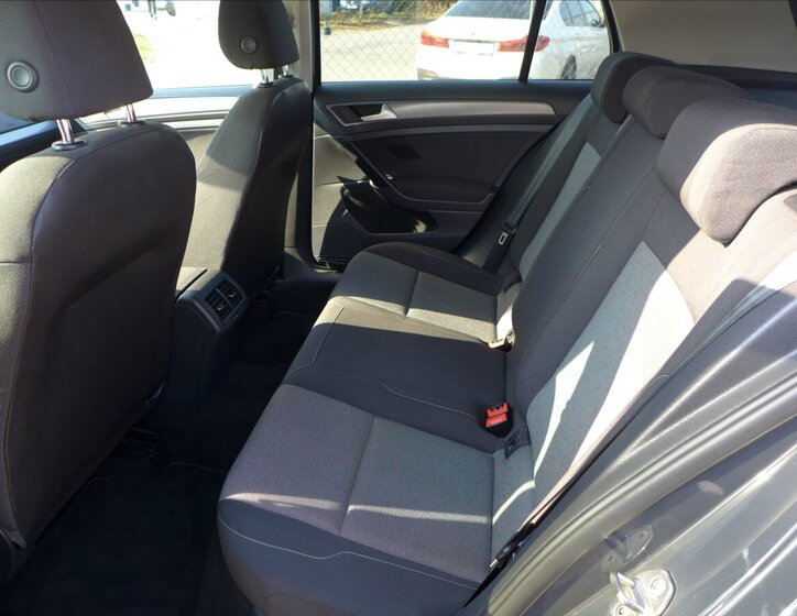 Volkswagen Golf Hatchback 1,2 l 63 kw