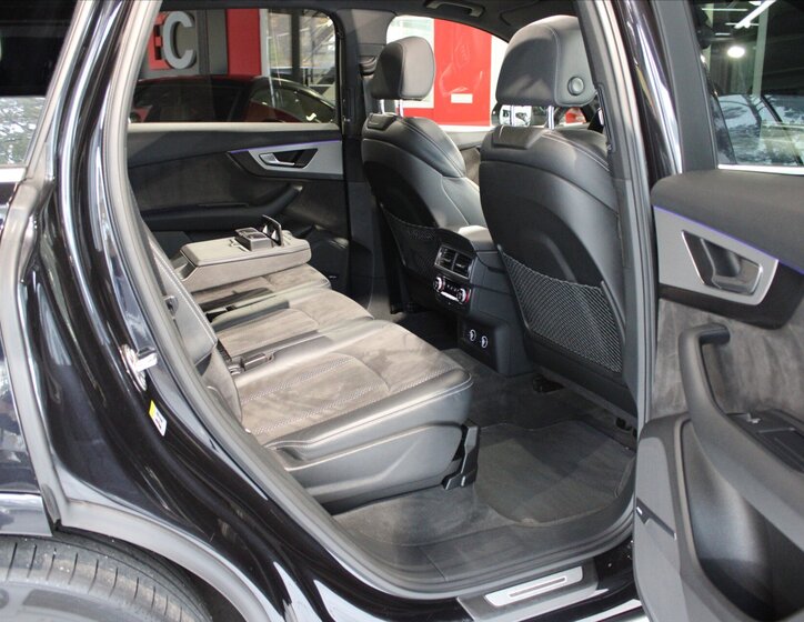 Audi Q7 28