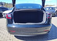 Tesla Model 3 Sedan / Limuzína 0,0 155 kw