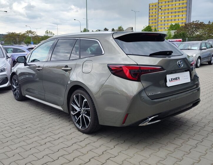 Toyota Corolla Kombi 2,0 l 144 kw