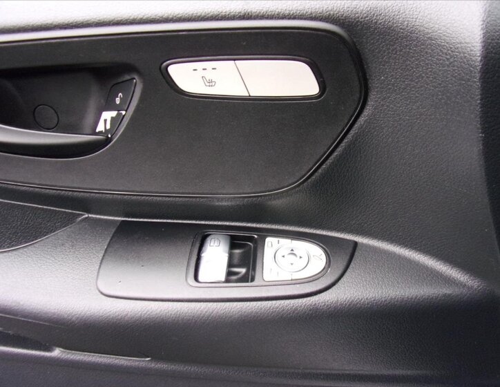 Mercedes-Benz Vito Kombi 2,1 l 120 kw