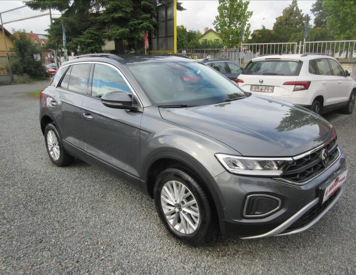 Volkswagen T-Roc SUV / Terénní 2,0 l 110 kw