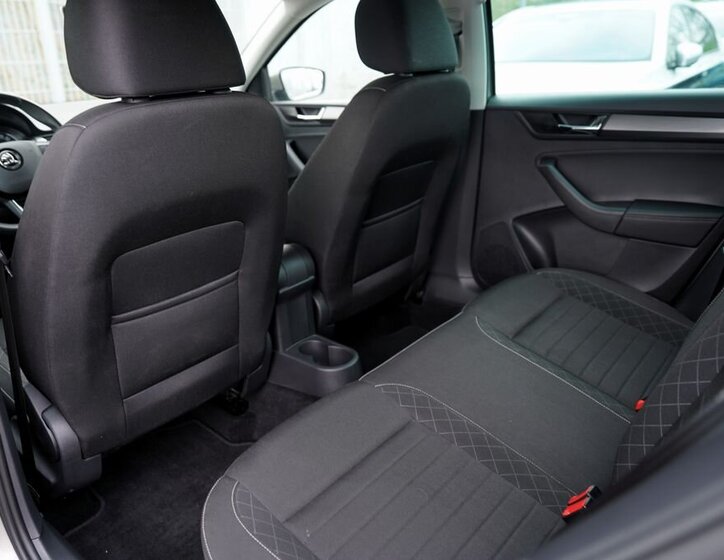 Škoda Rapid Sedan / Limuzína 999,0 70 kw