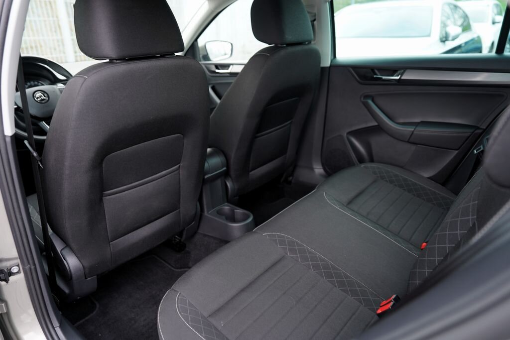 Škoda Rapid Sedan / Limuzína 999,0 70 kw