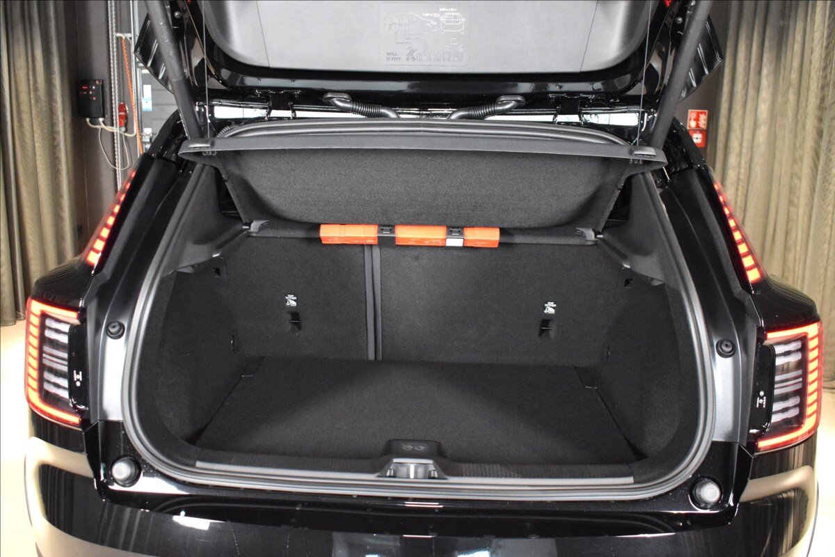 Volvo EX30 SUV / Terénní 0,0 315 kw