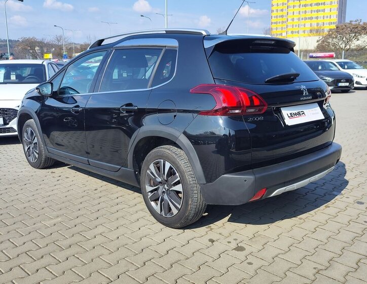 Peugeot 2008 SUV / Terénní 1,2 l 81 kw
