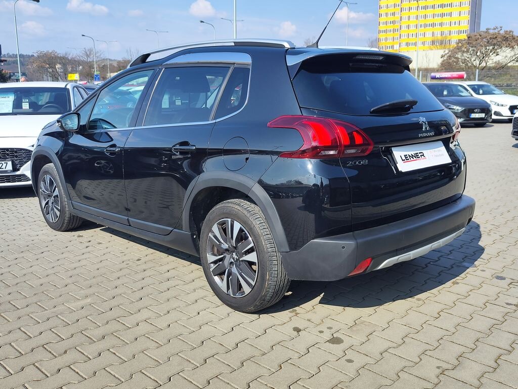 Peugeot 2008 SUV / Terénní 1,2 l 81 kw