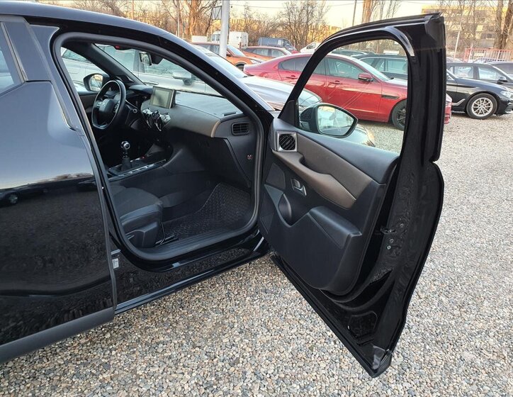 DS Automobiles DS3 Crossback 9