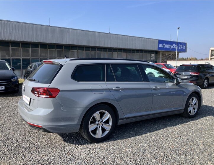 Volkswagen Passat Kombi 2,0 l 90 kw