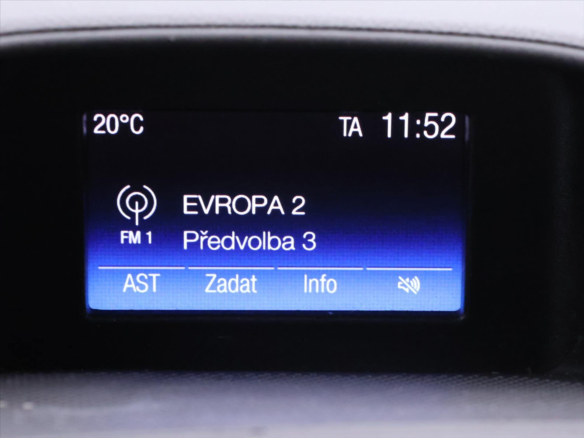 Ford Tourneo Custom Kombi 2,0 l 96 kw