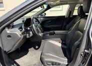 Lexus ES 300h Sedan / Limuzína 2,5 l 131 kw
