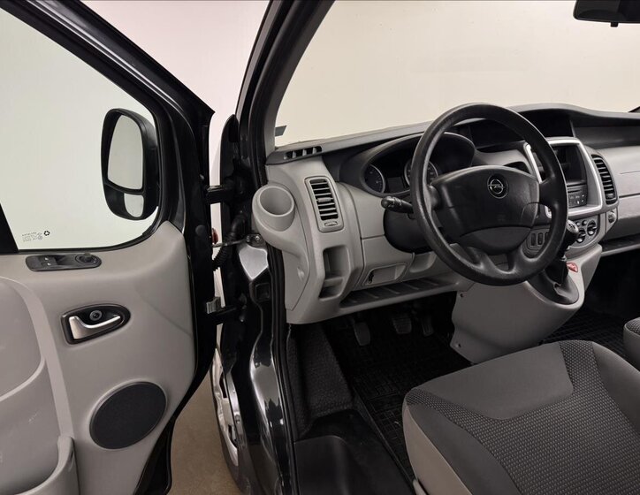 Opel Vivaro Kombi 2,0 l 84 kw