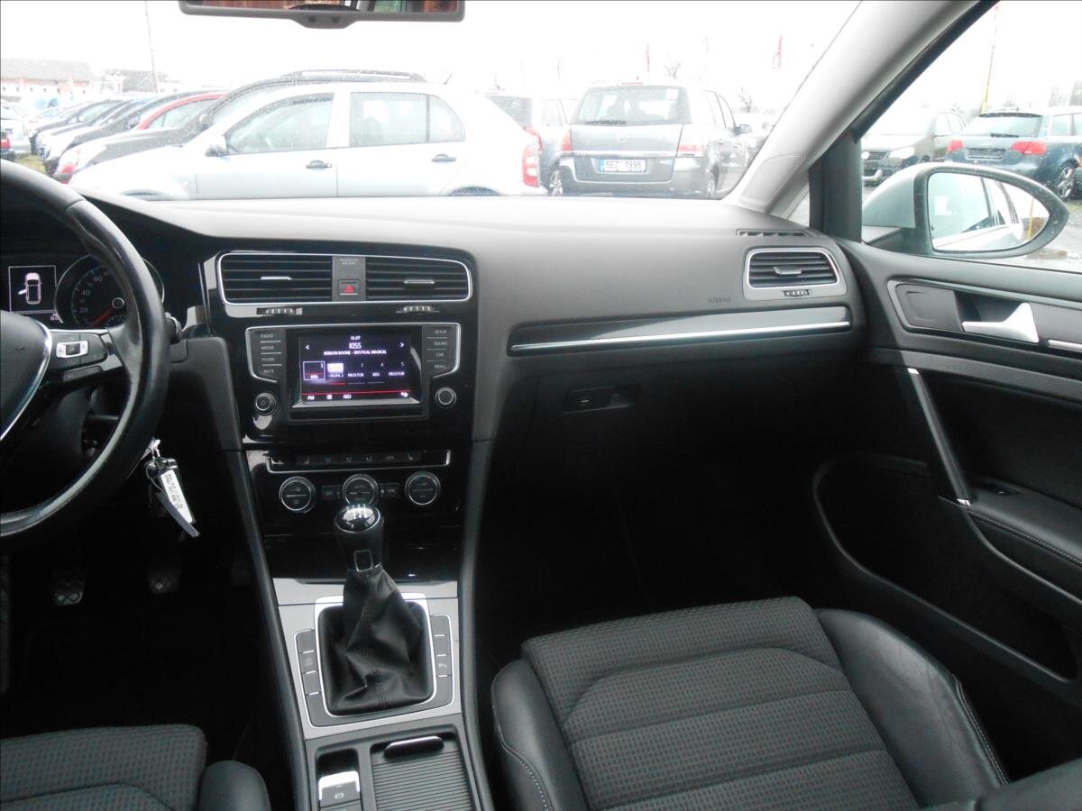 Volkswagen Golf Kombi 2,0 l 110 kw