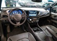 Chrysler Pacifica 22