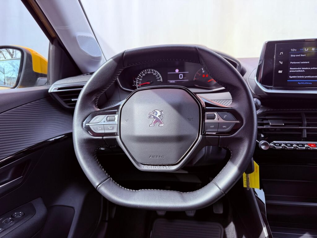 Peugeot 208 Hatchback 1,2 l 55 kw