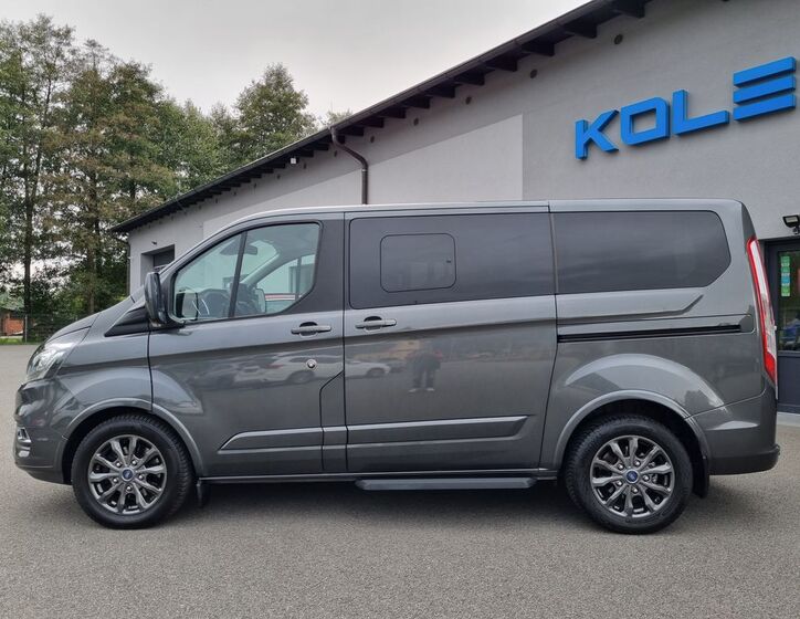 Ford Tourneo Custom 2