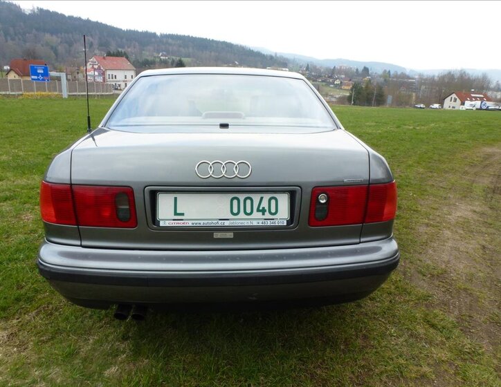 Audi A8 12