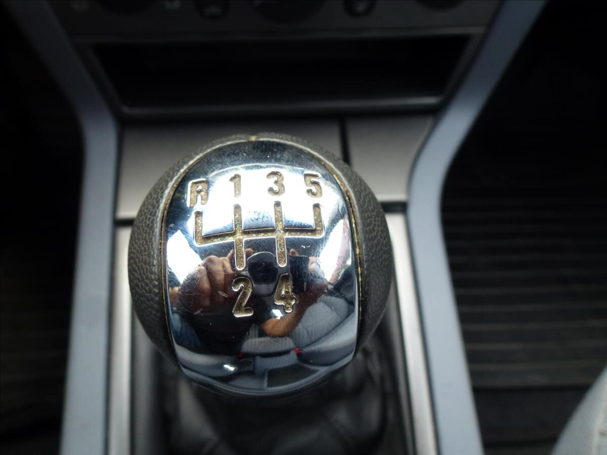 Opel Vectra Sedan / Limuzína 1,8 l 90 kw
