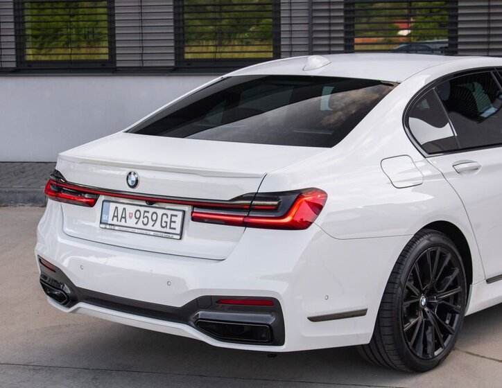 BMW Řada 7 Sedan 3,0 l 294 kw