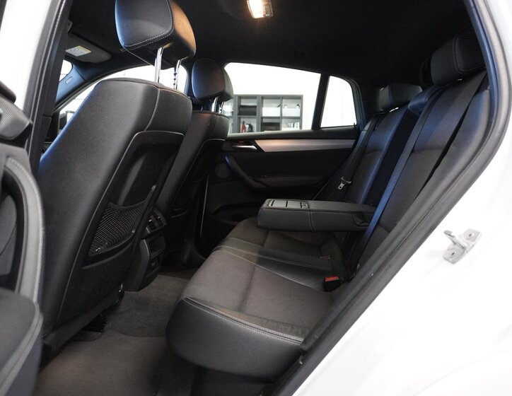 BMW X4 SUV / Terénní 3,0 l 230 kw