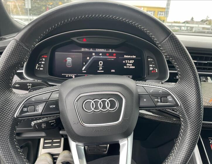 Audi SQ8 18
