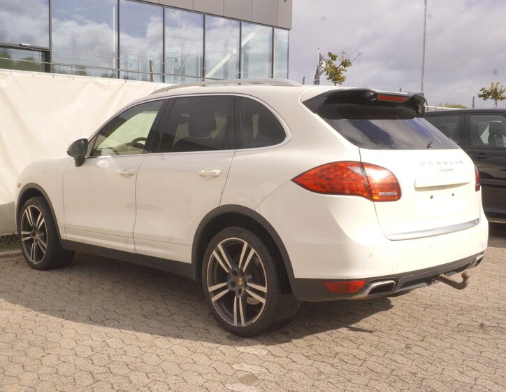 Porsche Cayenne SUV 3,0 l 176 kw